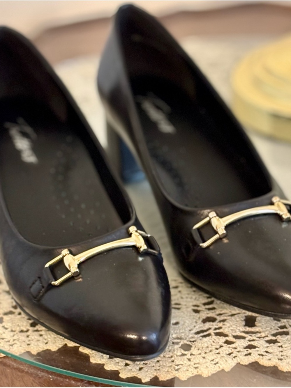 Classic Trotters with metal clasp, size 8M - Picture 2 of 4